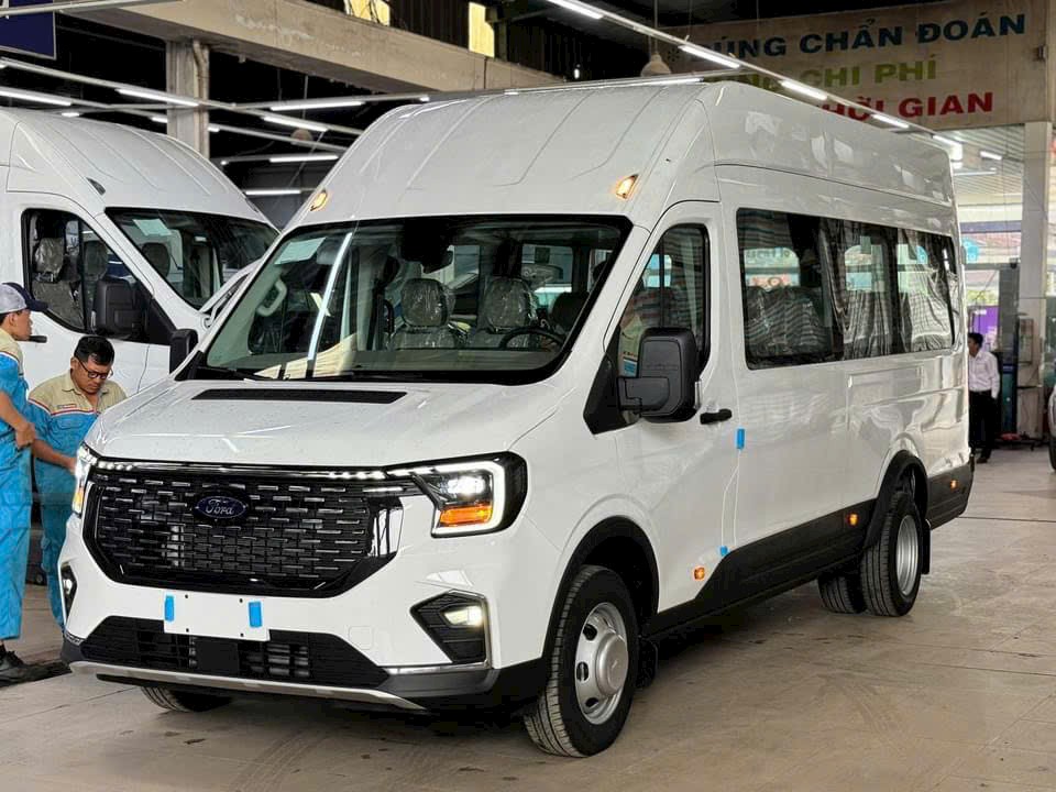 giá xe ford transit