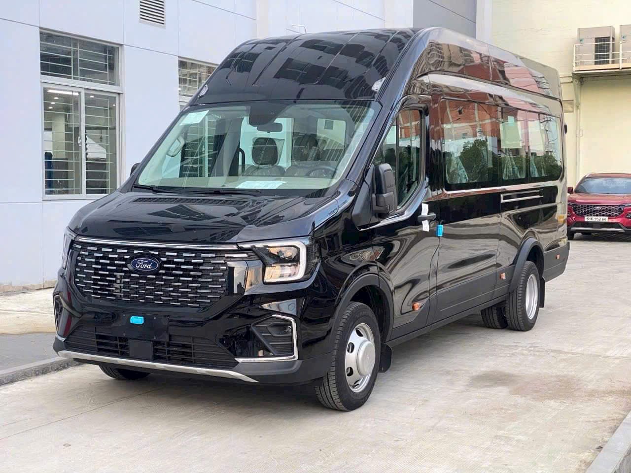 giá xe ford transit